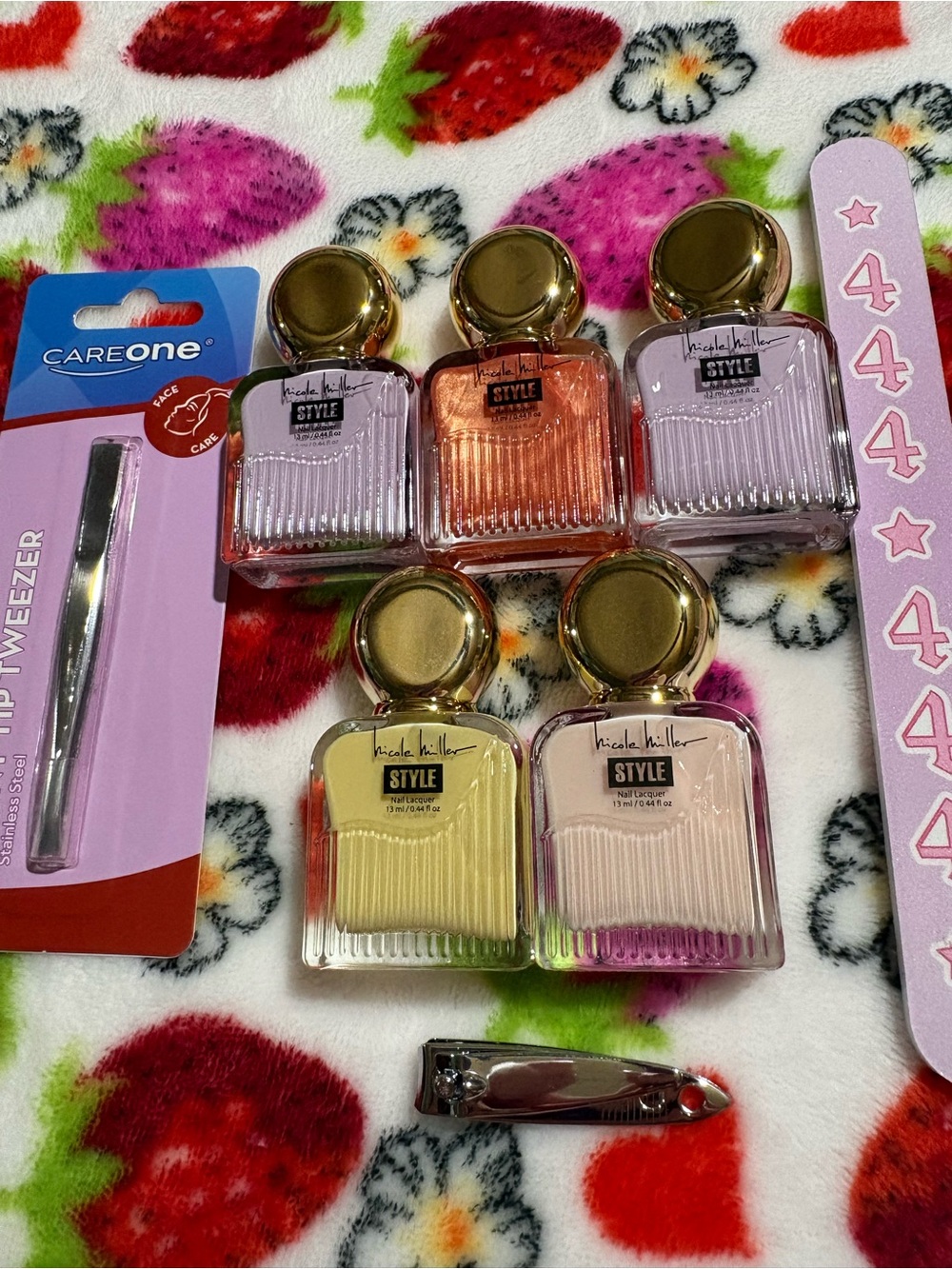 Nicole Miller STYLE Mini Fragrance Set in Pastel Shades